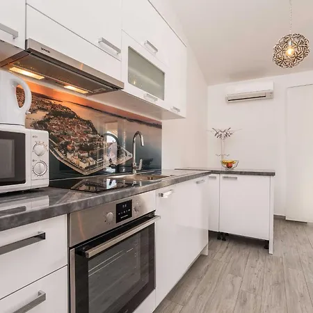 Maza - One Bedroom With Balcony Angela 자다르