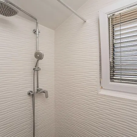 Maza - One Bedroom With Balcony Angela *