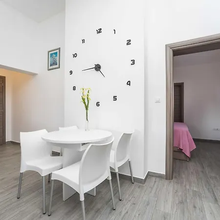 Maza - One Bedroom With Balcony Angela 아파트 자다르