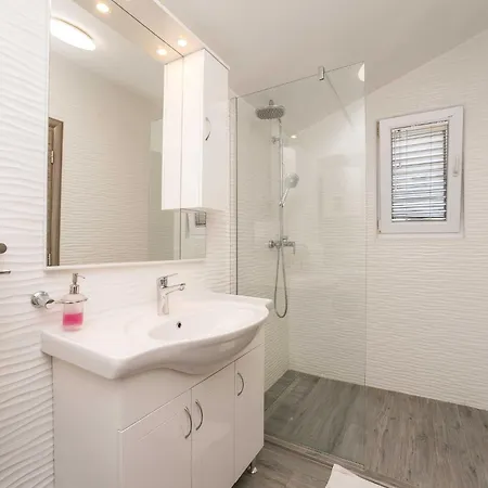 Maza - One Bedroom With Balcony Angela * Zadar