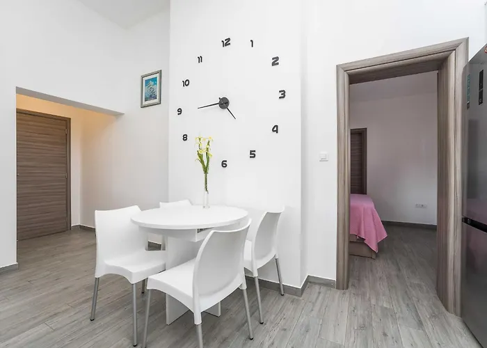 Maza - One Bedroom With Balcony Angela Lägenhet Zadar