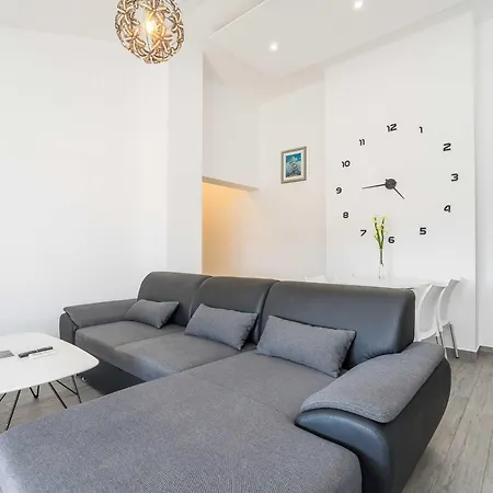Maza - One Bedroom With Balcony Angela * Zadar