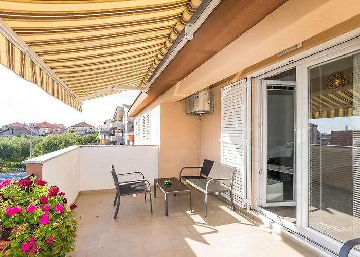 Maza - One Bedroom With Balcony Angela *