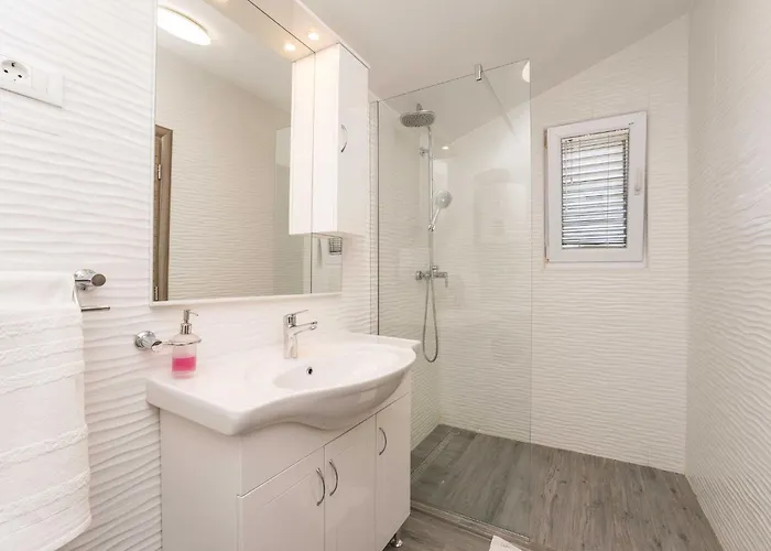 Maza - One Bedroom With Balcony Angela * Zadar